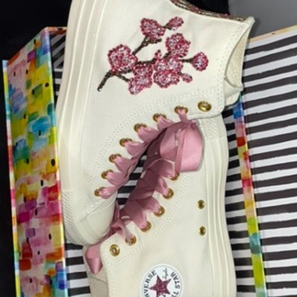 Custom Converse All Stars adorned in Swarovski Crystals - Picture 6 of 7